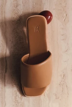 Sandals & Slides><noscript><img width=