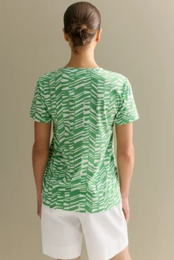 T-shirts & Tops><noscript><img width=