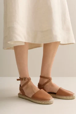 Sandals & Slides><noscript><img width=