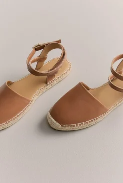 Sandals & Slides><noscript><img width=