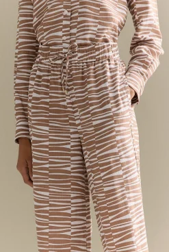 Pants><noscript><img width=