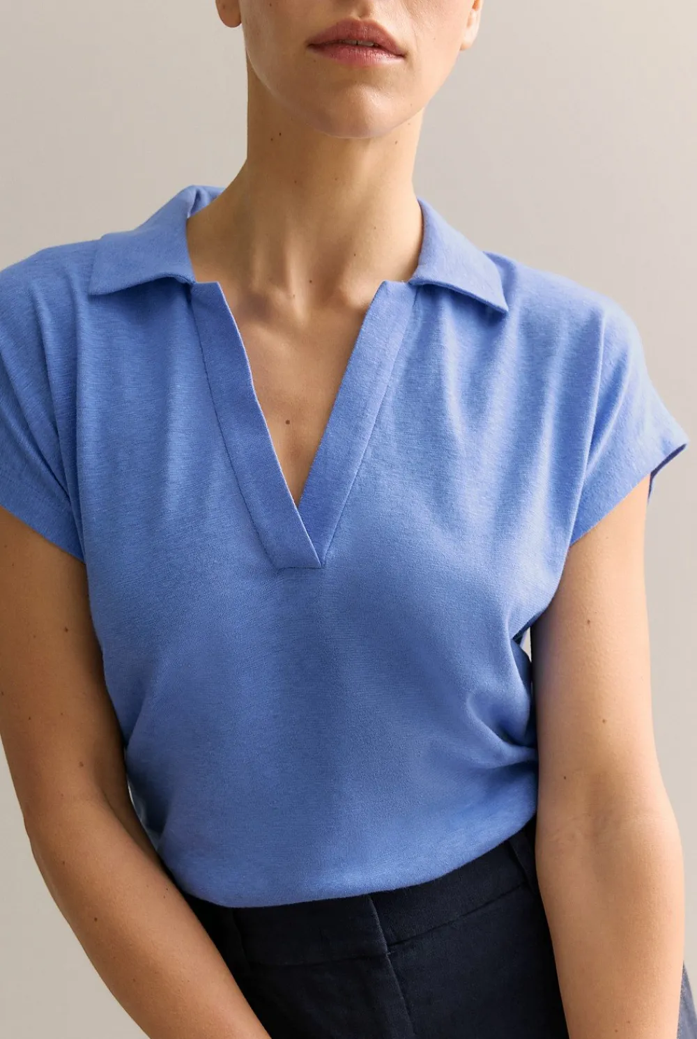 T-shirts & Tops>Trenery Linen Cotton V Neck Polo WedgewoodBlue
