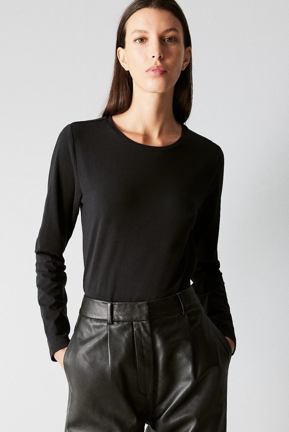 T-shirts & Tops>Trenery Organically Grown Cotton Long Sleeve Crew T-Shirt Black