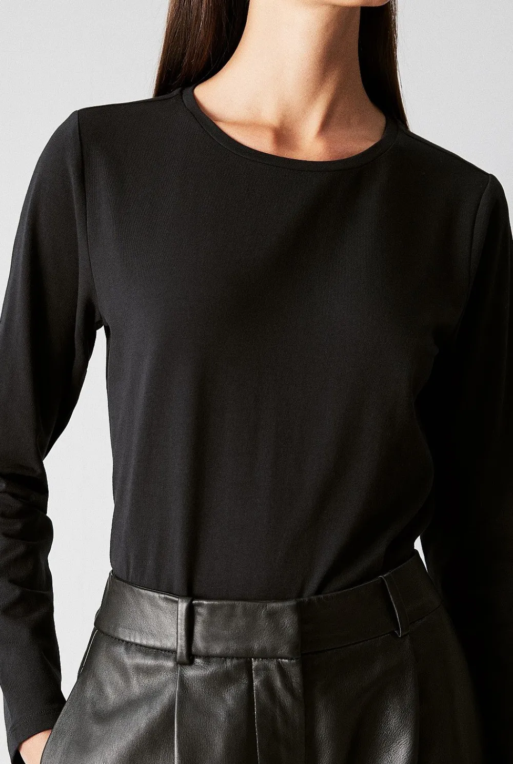 T-shirts & Tops>Trenery Organically Grown Cotton Long Sleeve Crew T-Shirt Black