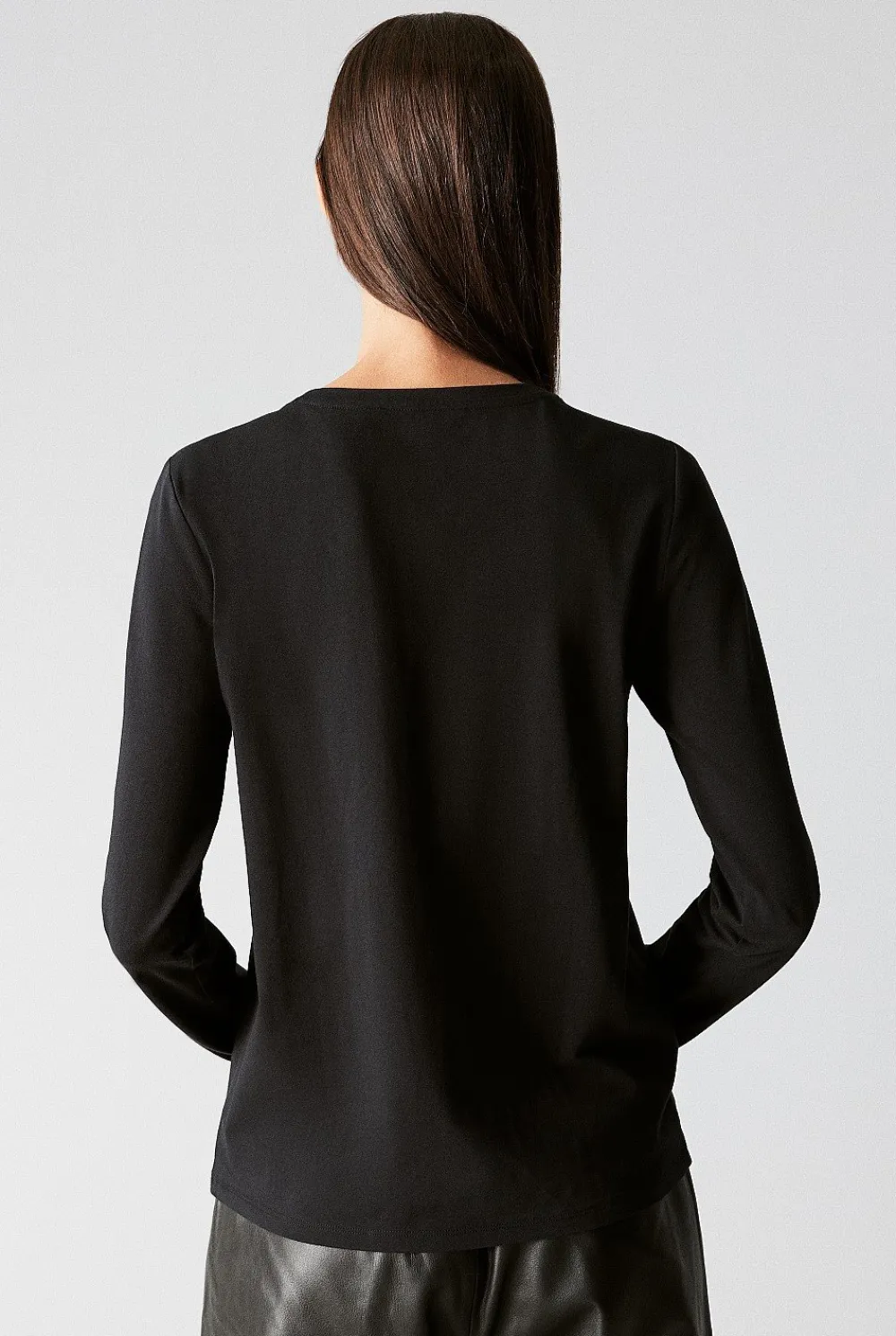 T-shirts & Tops>Trenery Organically Grown Cotton Long Sleeve Crew T-Shirt Black