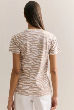 T-shirts & Tops><noscript><img width=