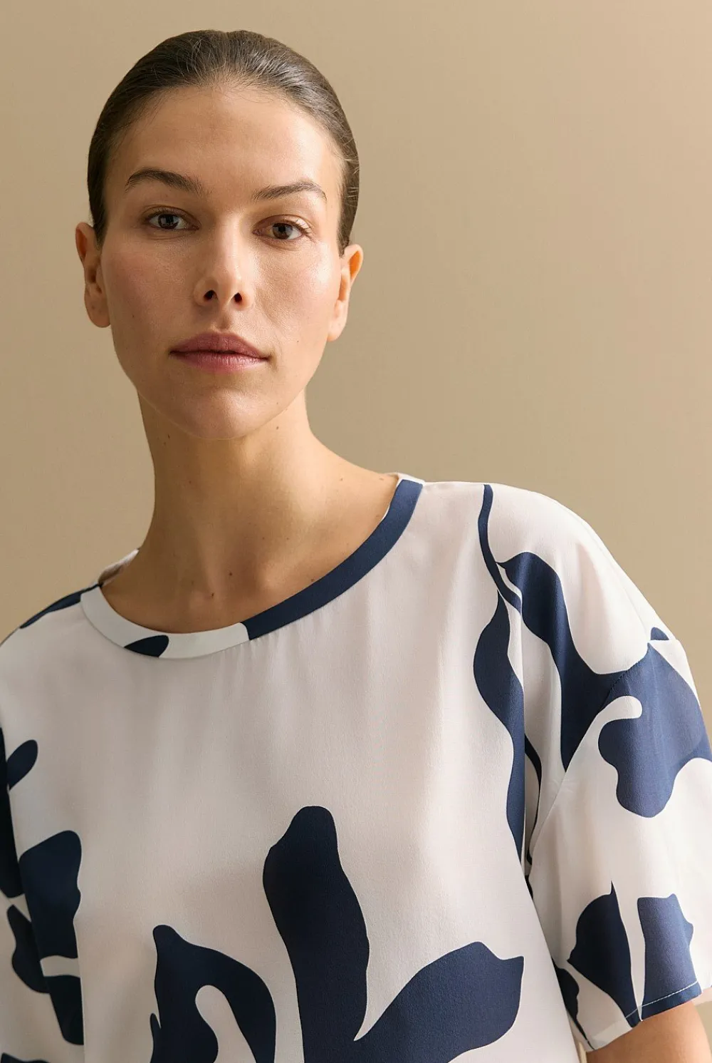 Shirts|T-shirts & Tops>Trenery Silk Crepe Palm Relaxed Top WhiteMulti