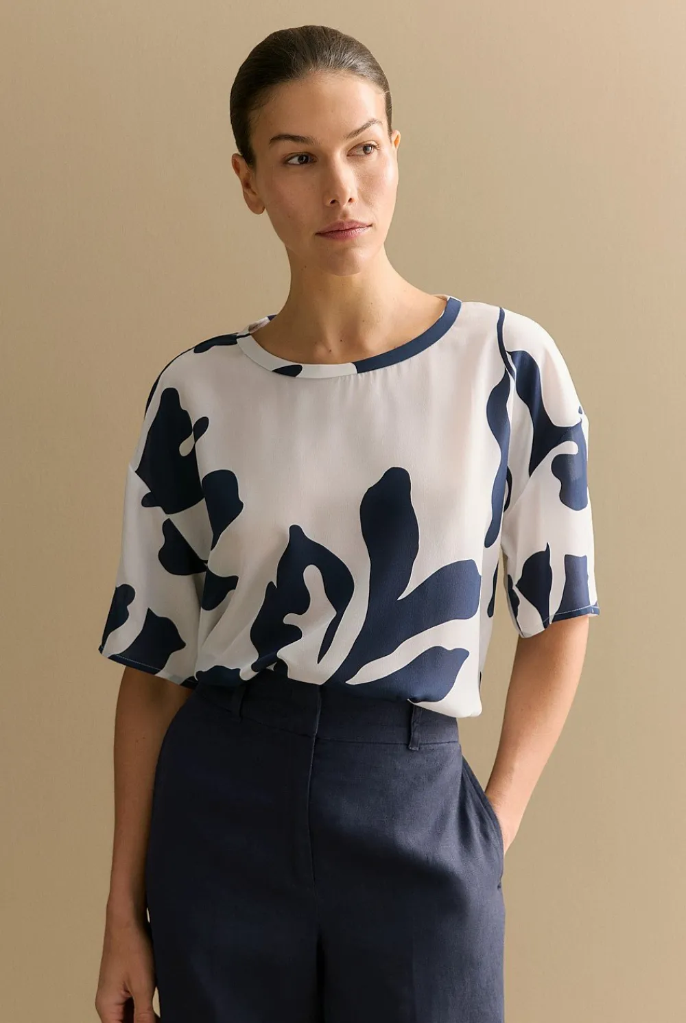 Shirts|T-shirts & Tops>Trenery Silk Crepe Palm Relaxed Top WhiteMulti