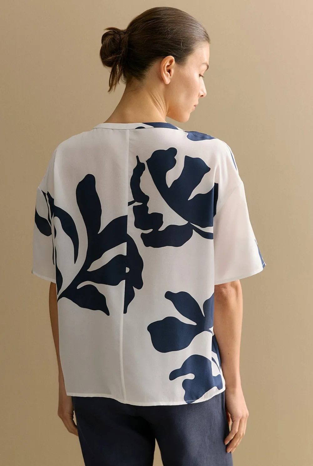 Shirts|T-shirts & Tops>Trenery Silk Crepe Palm Relaxed Top WhiteMulti