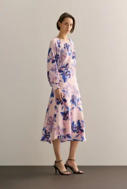 Skirts><noscript><img width=