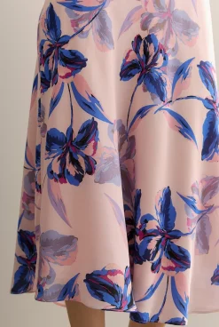 Skirts><noscript><img width=