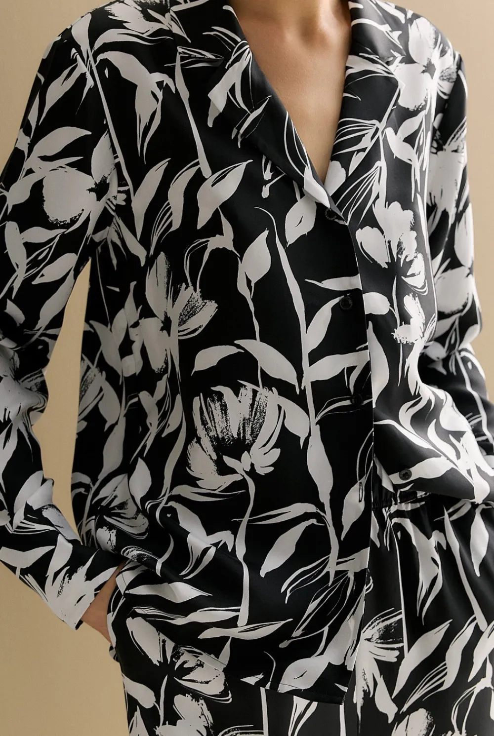 Shirts>Trenery Silk Twill Floral Shirt Black